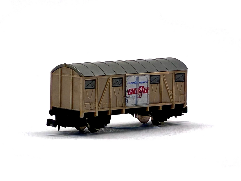 Lima 320408 2-Axle LWB Boxcar 'FIAT' in Cream