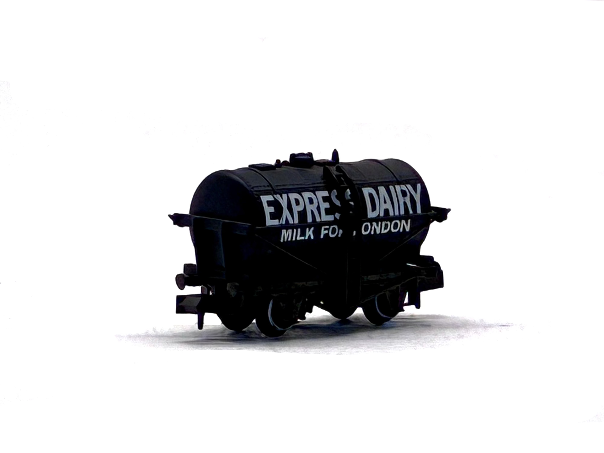 Peco Products NR-P168 Milk Tank Wagon ‘Express Dairy’