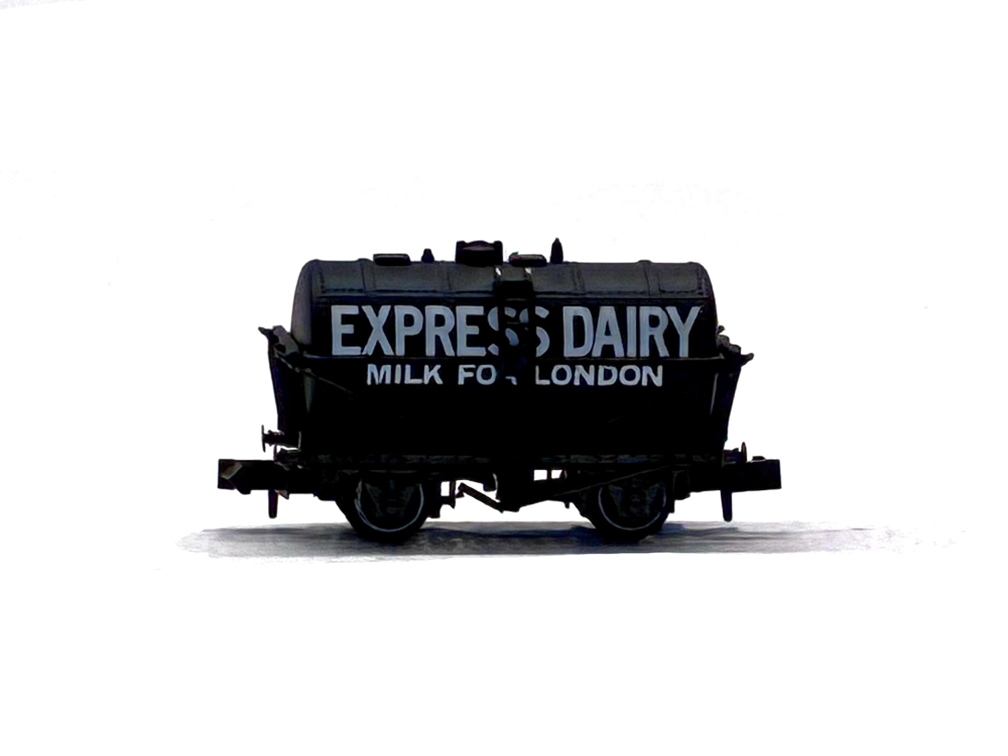 Peco Products NR-P168 Milk Tank Wagon ‘Express Dairy’