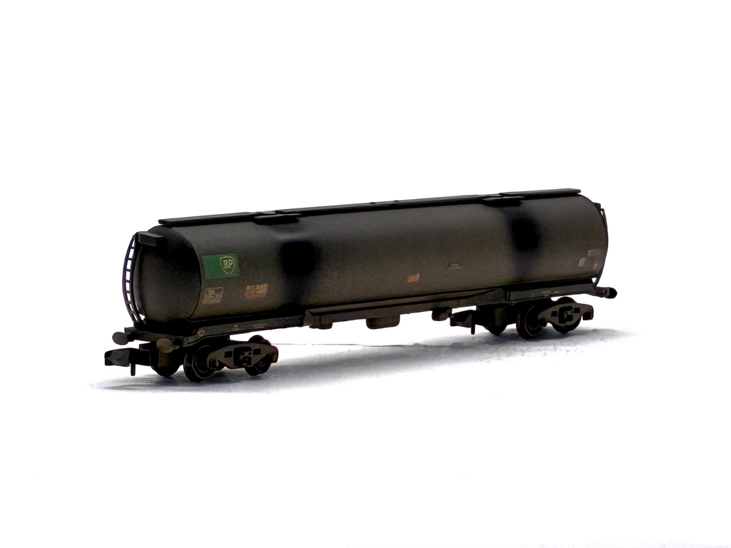 Graham Farish 373-554 100 ton bogie tank wagon 'BP' black