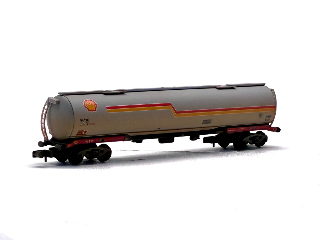 Graham Farish 373-555C TEA 100 ton bogie tank wagon in 'Shell' - weathered.