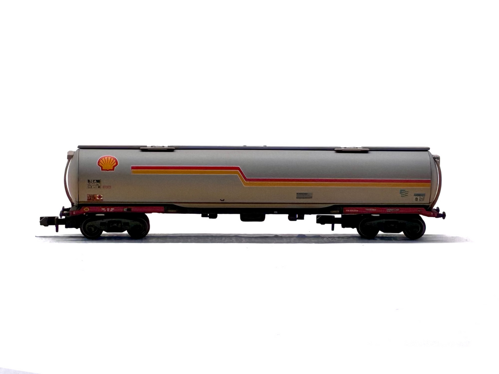 Graham Farish 373-555C TEA 100 ton bogie tank wagon in 'Shell' - weathered.
