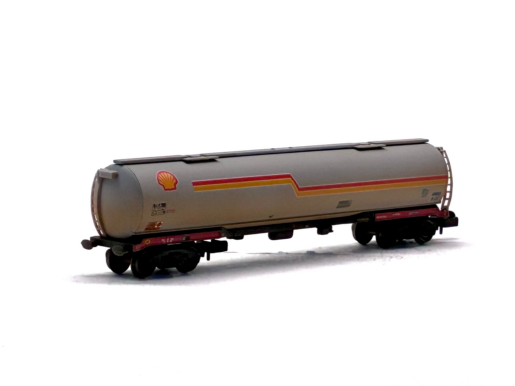 Graham Farish 373-555C TEA 100 ton bogie tank wagon in 'Shell' - weathered.