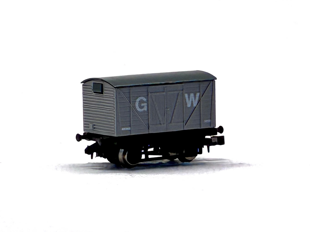 Lima L305605a 12T Corrugated End Van in GWR Grey