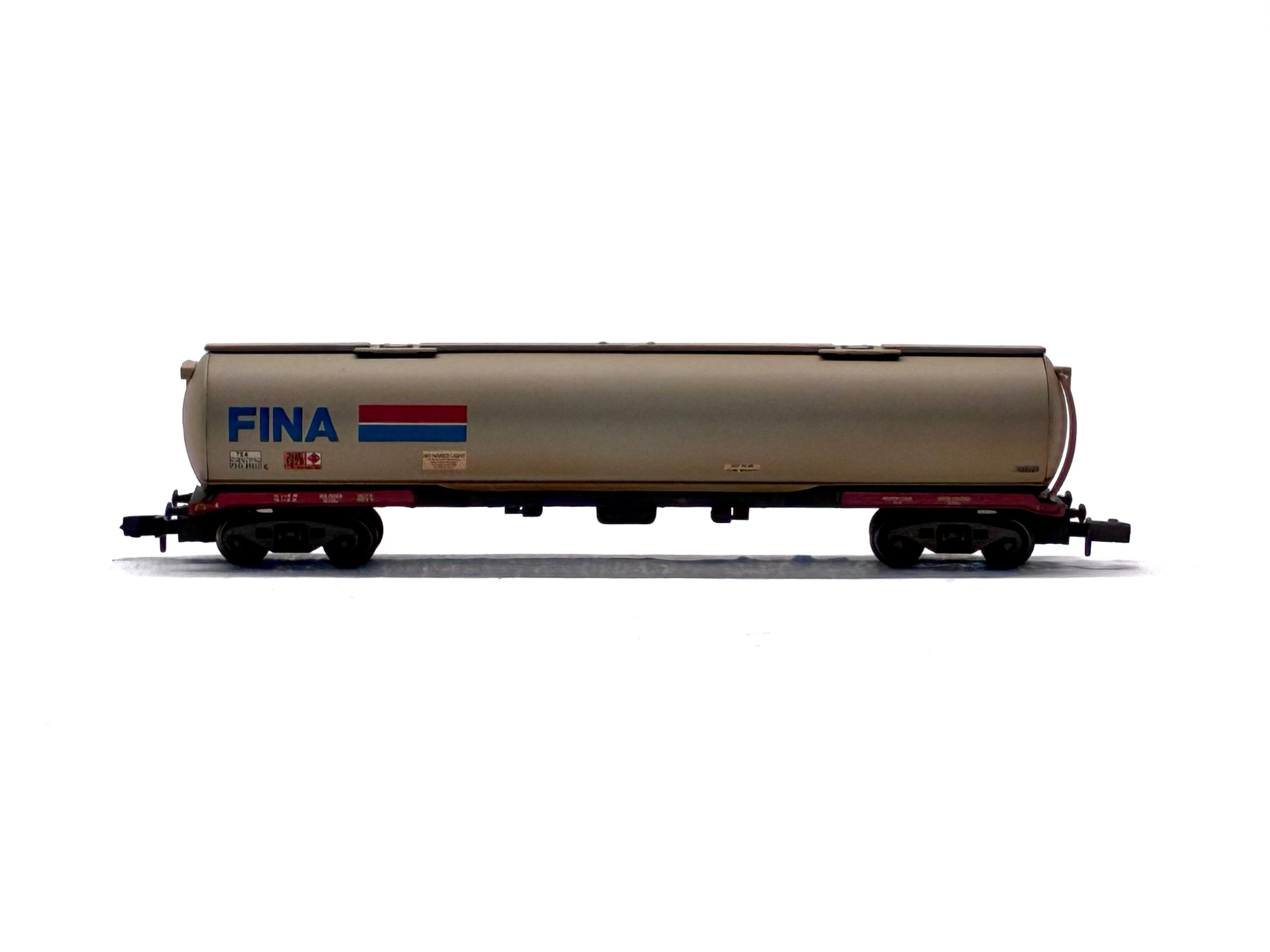 Graham Farish 373-556A 100 Ton Bogie Tank Wagon 'Fina' Weathered