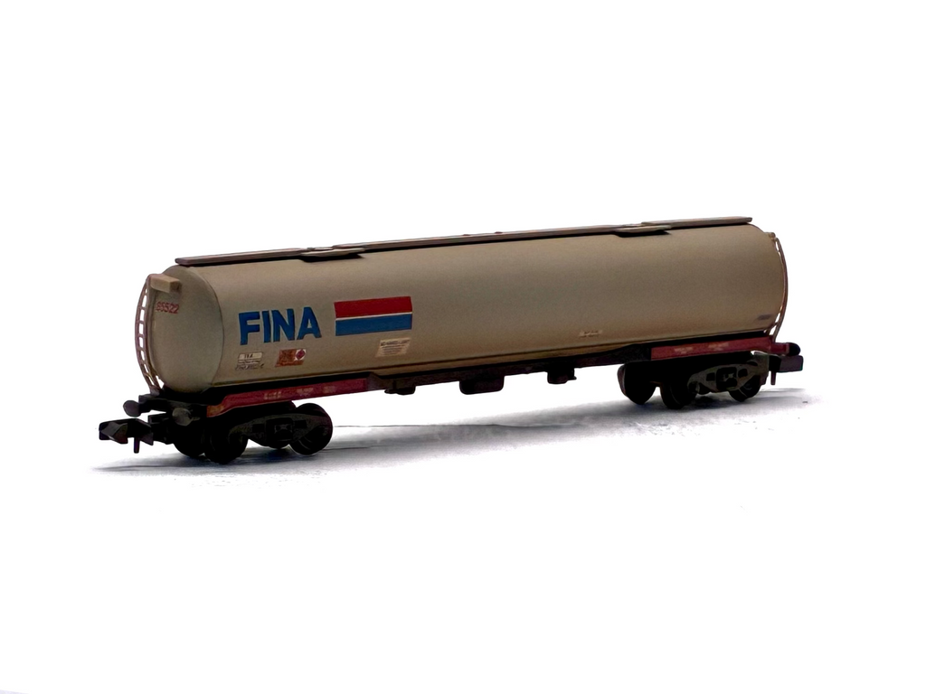 Graham Farish 373-556A 100 Ton Bogie Tank Wagon 'Fina' Weathered