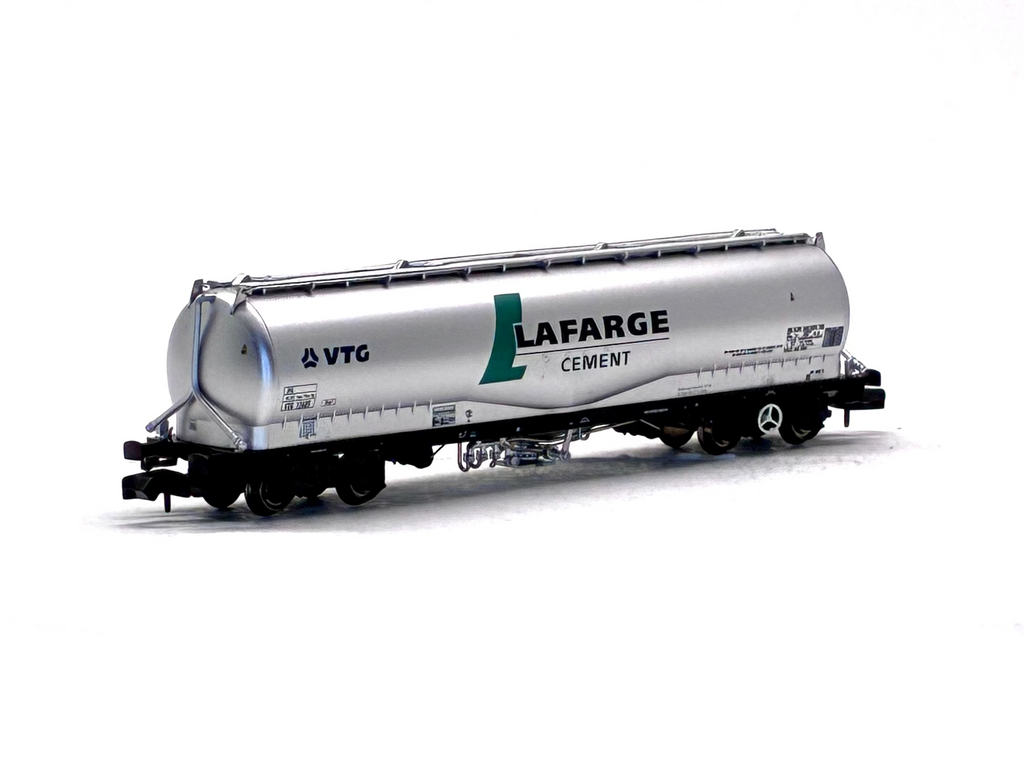 Graham Farish 377-675A 100 ton JPA cement wagon 12405 in VTG Lafarge Cement metallic silver