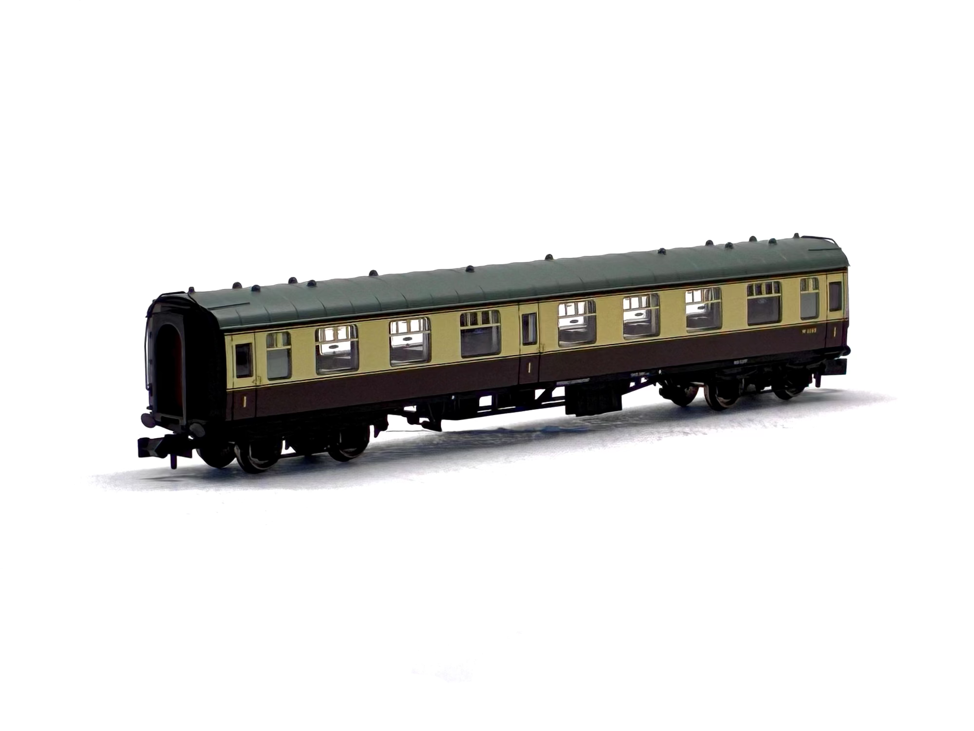 Graham Farish 374-818 Mk1 FO First Open (WR) Chocolate & Cream (Blue Riband)