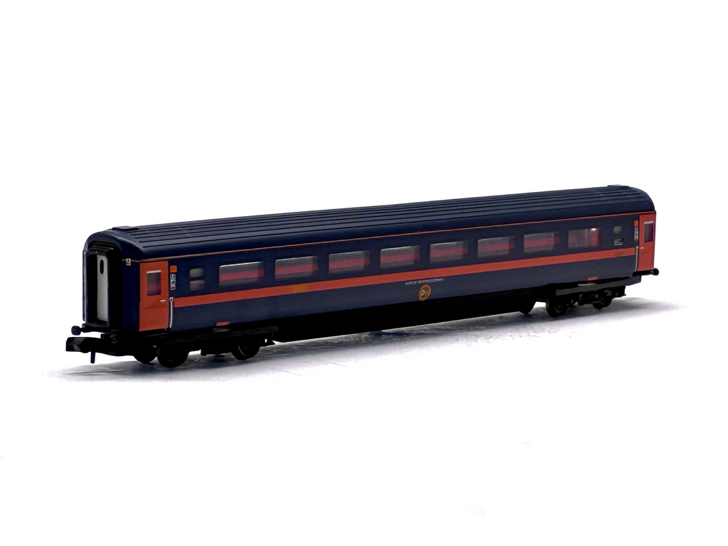 Graham Farish 371-480-42058 Mk 3 Tourist second coach 42058 in GNER livery