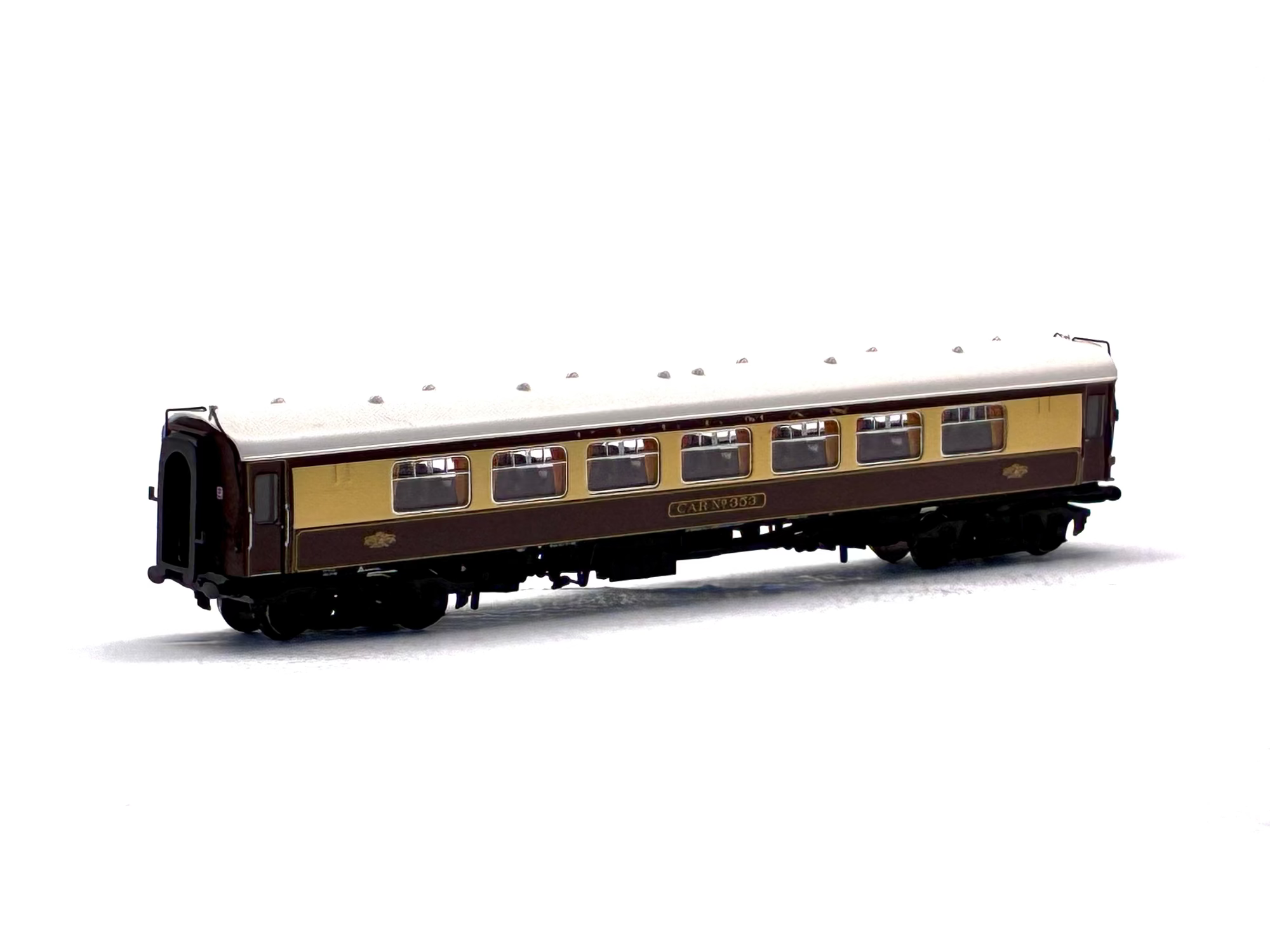 Graham Farish 374-210E BR Mk1 SP Pullman Second Parlour Car 'Car 353' in Umber & Cream