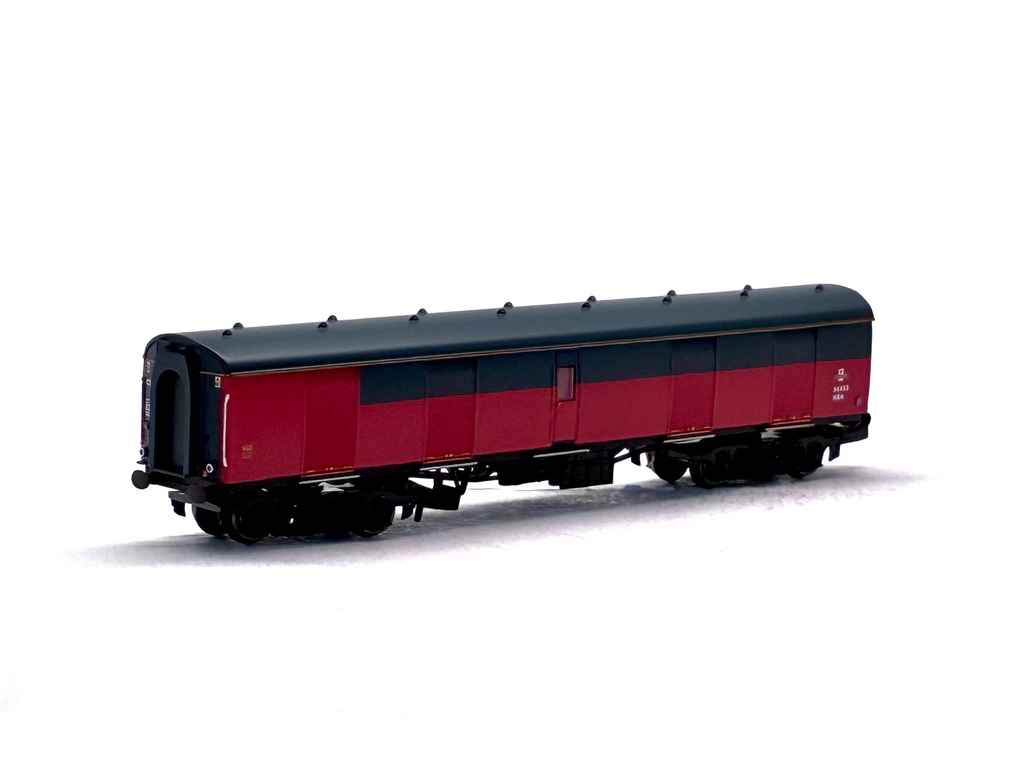 Graham Farish 374-777A BR Mk1 Super BG Full Brake EWS (Royal Mail Logo) Red & Grey