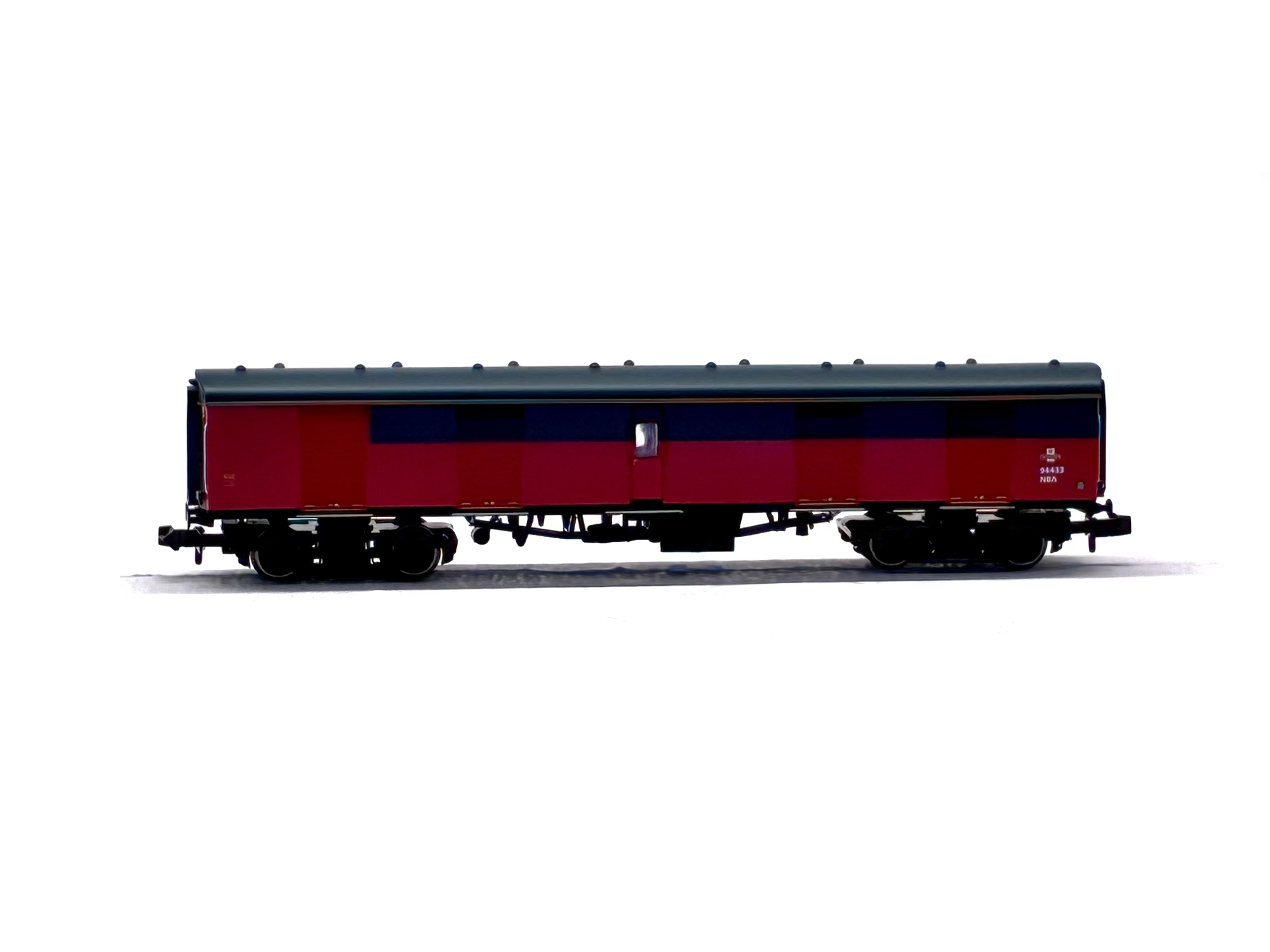 Graham Farish 374-777A BR Mk1 Super BG Full Brake EWS (Royal Mail Logo) Red & Grey