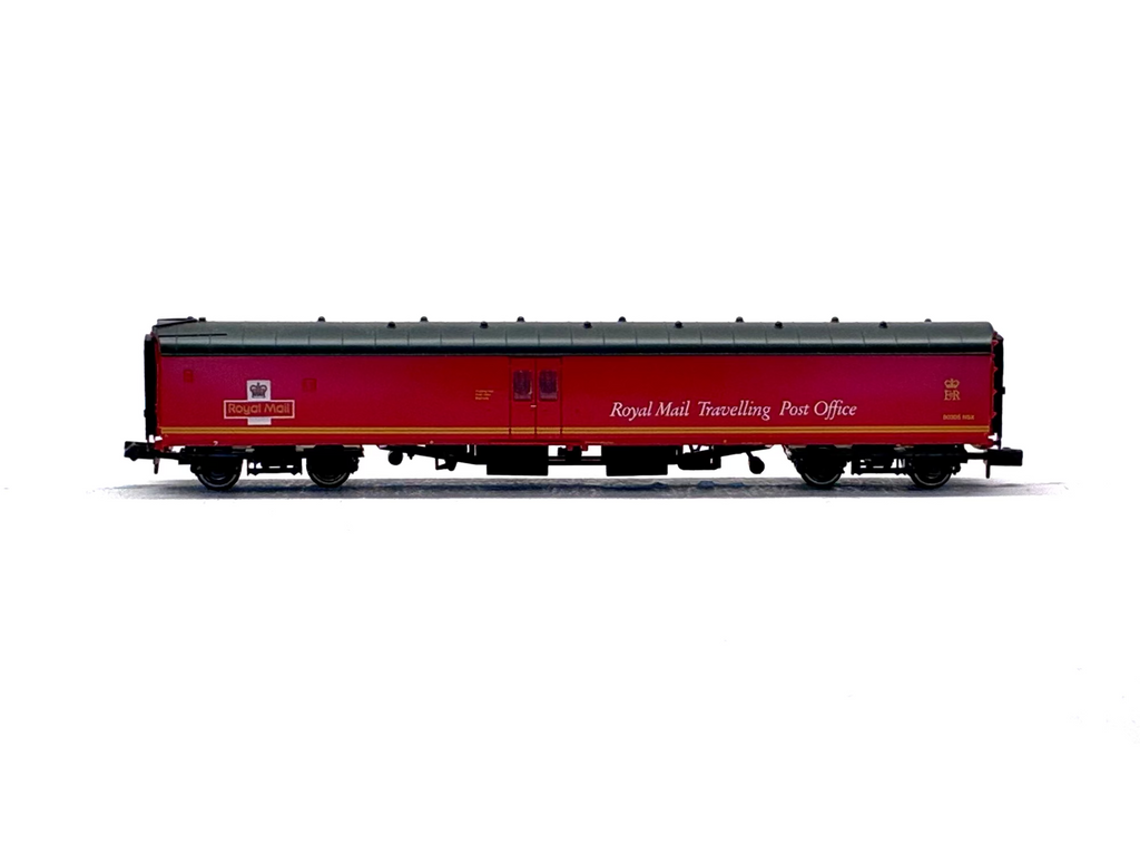 Graham Farish 374-900 Mk I TPO Coach Royal Mail Travelling Post Office Red 80305 NSX