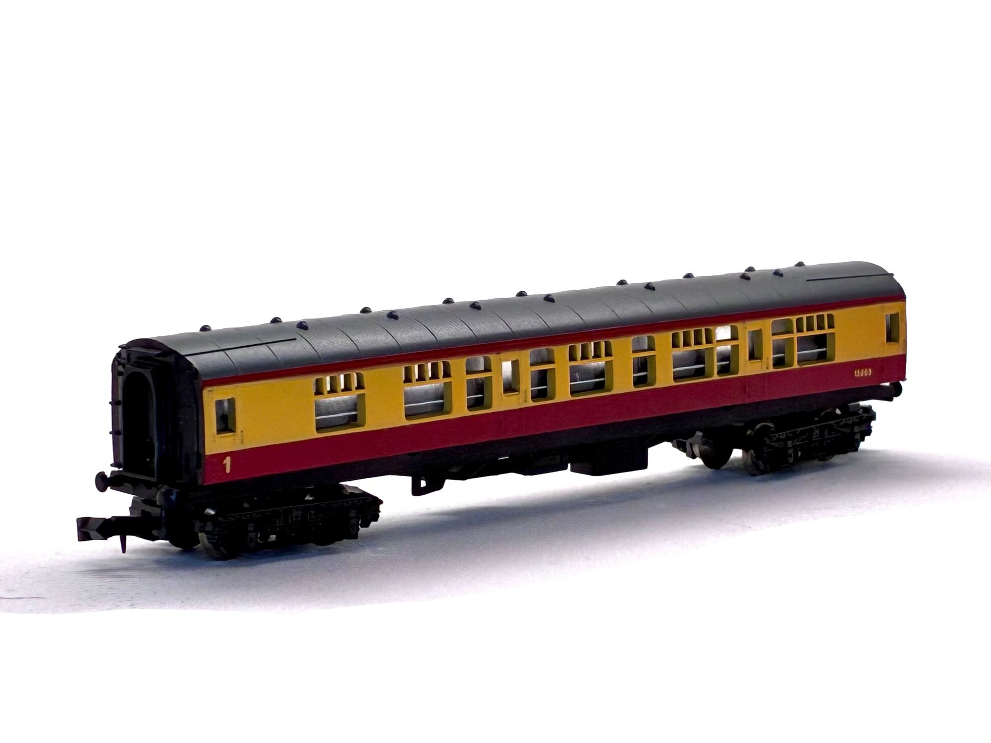 Lima L320357 BR Mark 1 Corridor Composite 15865 in Carmine & Cream