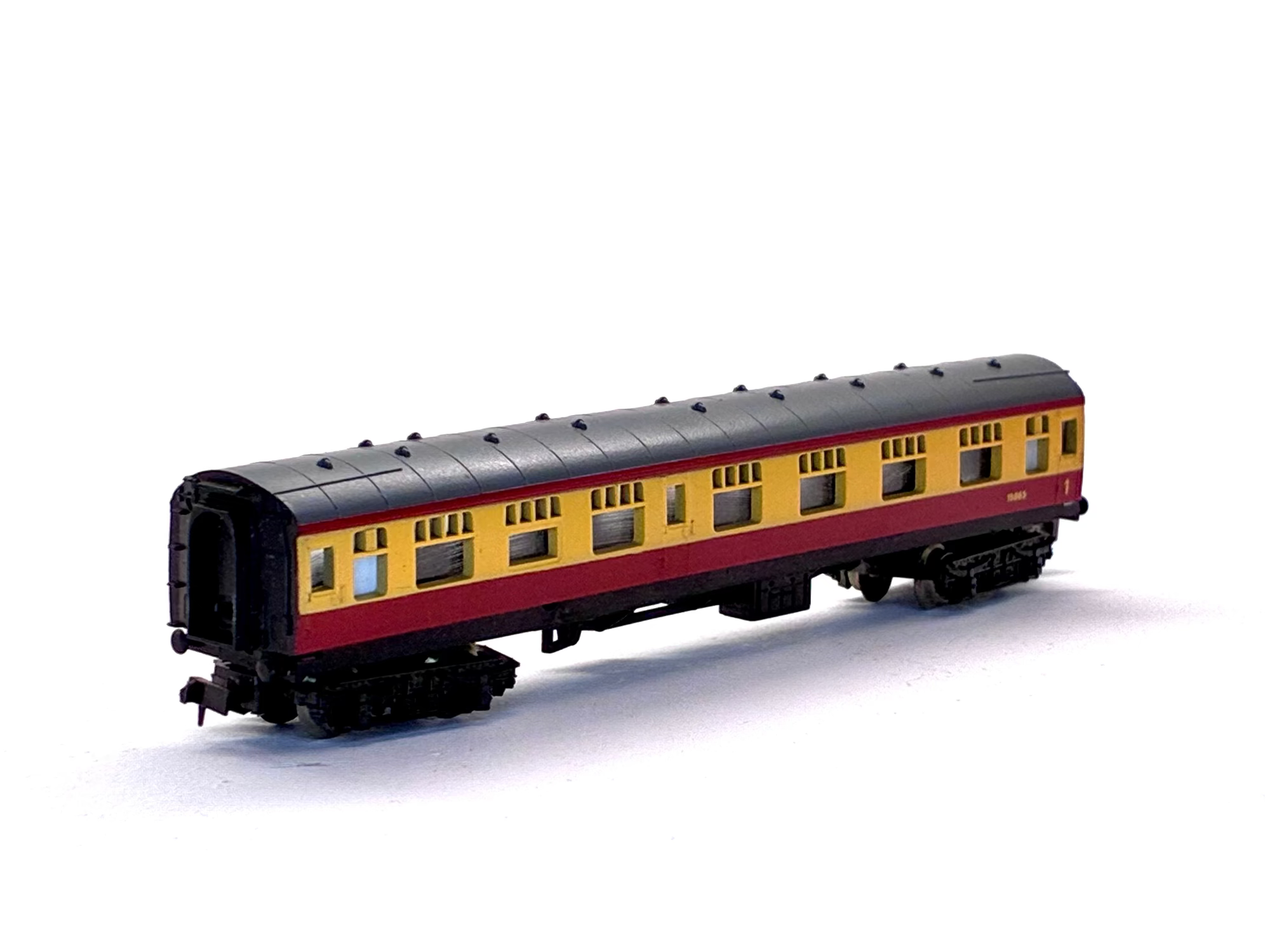 Lima L320357 BR Mark 1 Corridor Composite 15865 in Carmine & Cream