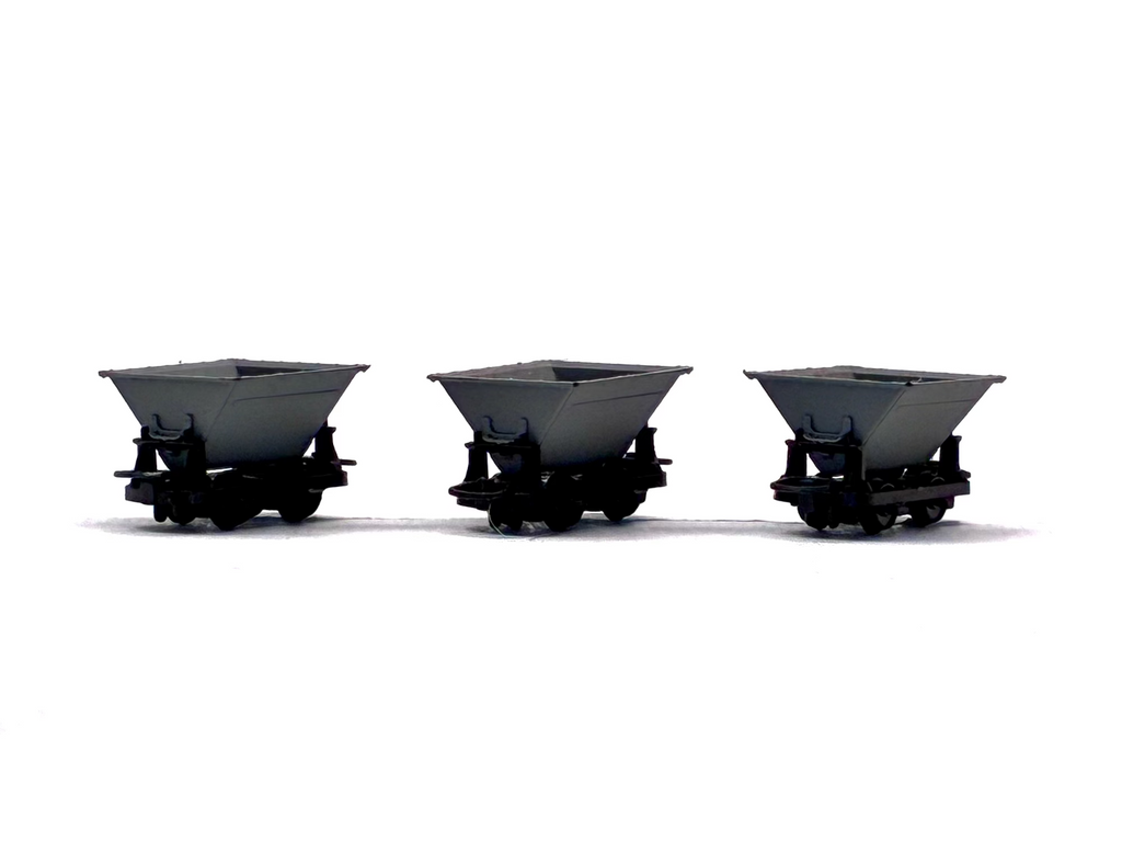 Peco Products GR-331 Pack of three 4-wheel narrow gauge "Rugga" hopper wagons in grey