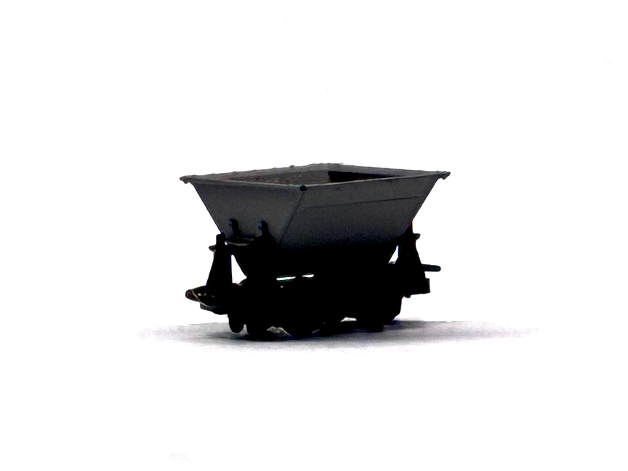Peco Products GR-331 Pack of three 4-wheel narrow gauge "Rugga" hopper wagons in grey
