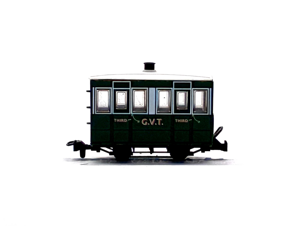 Peco Products GR-500 4-wheel enclosed coach in Glyn Valley Tramway green