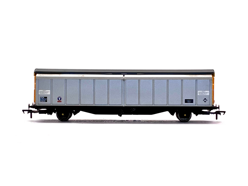Bachmann Branchline 33-277 VGA 46 tonne sliding wall van in Transrail freight livery 210572