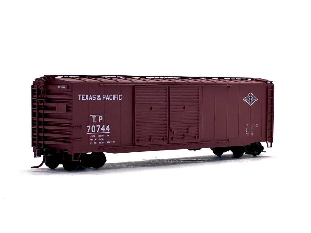 Accurail 5212 50' Steel Double Door Box Car Texas & Pacific 70744