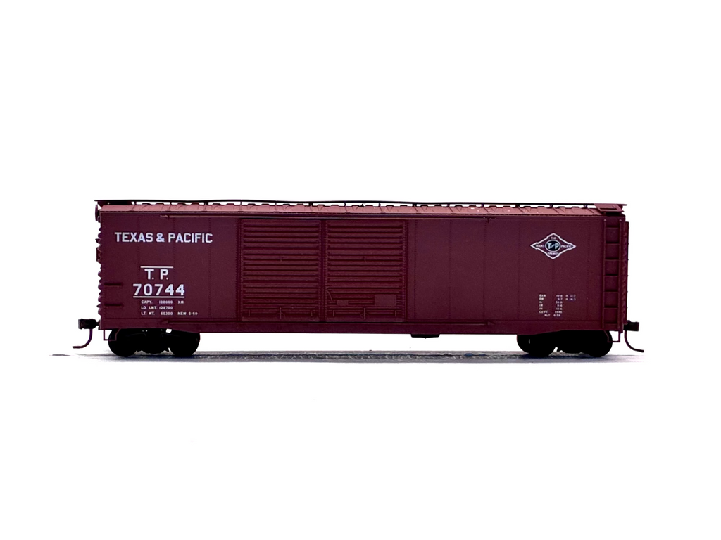 Accurail 5212 50' Steel Double Door Box Car Texas & Pacific 70744