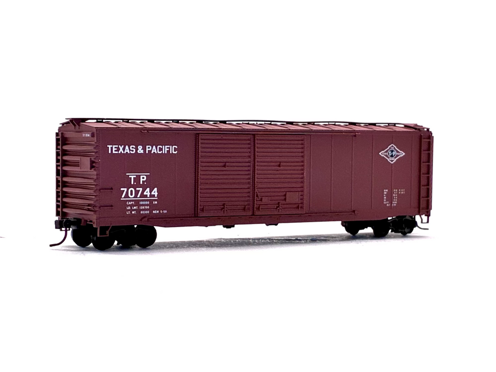 Accurail 5212 50' Steel Double Door Box Car Texas & Pacific 70744