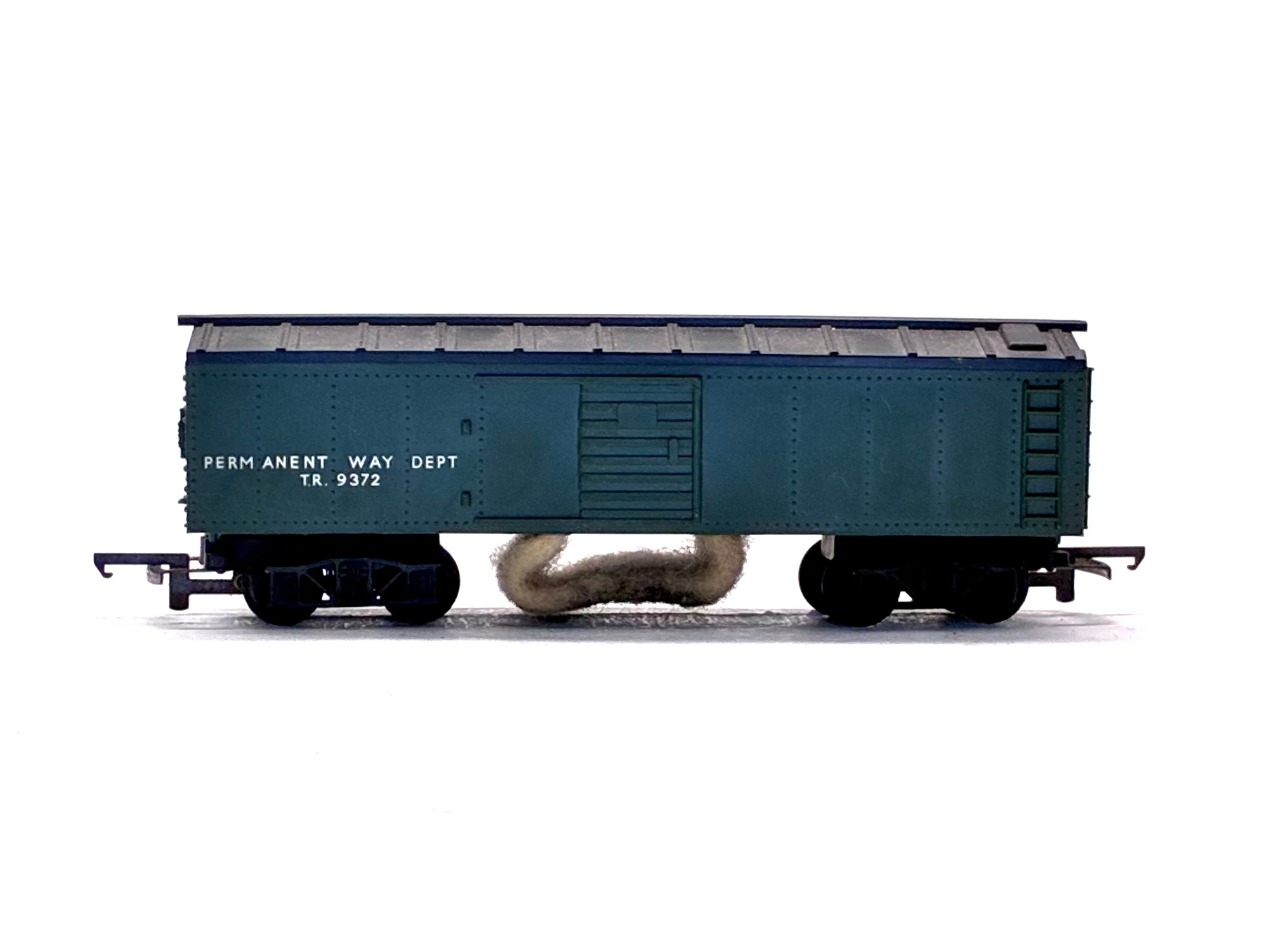 Triang permanent way departments TR #9372 track cleaner box carriage
