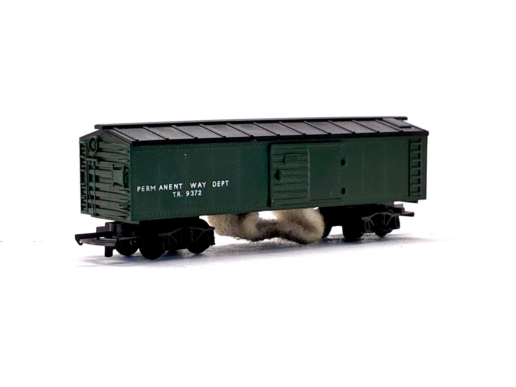 Triang permanent way departments TR #9372 track cleaner box carriage