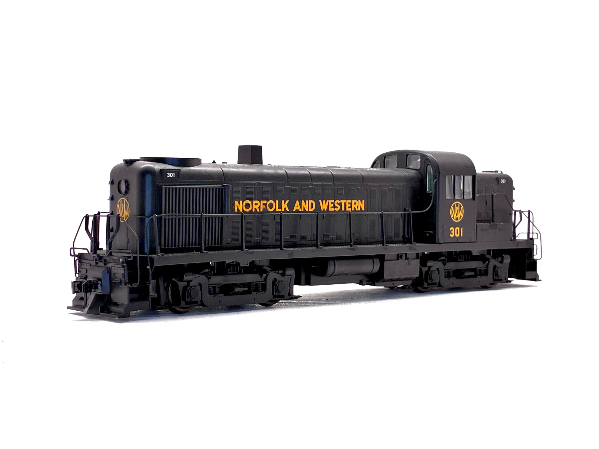 Weaver 3 Rail RS3 Diesel Locomotive Norfolk & Western