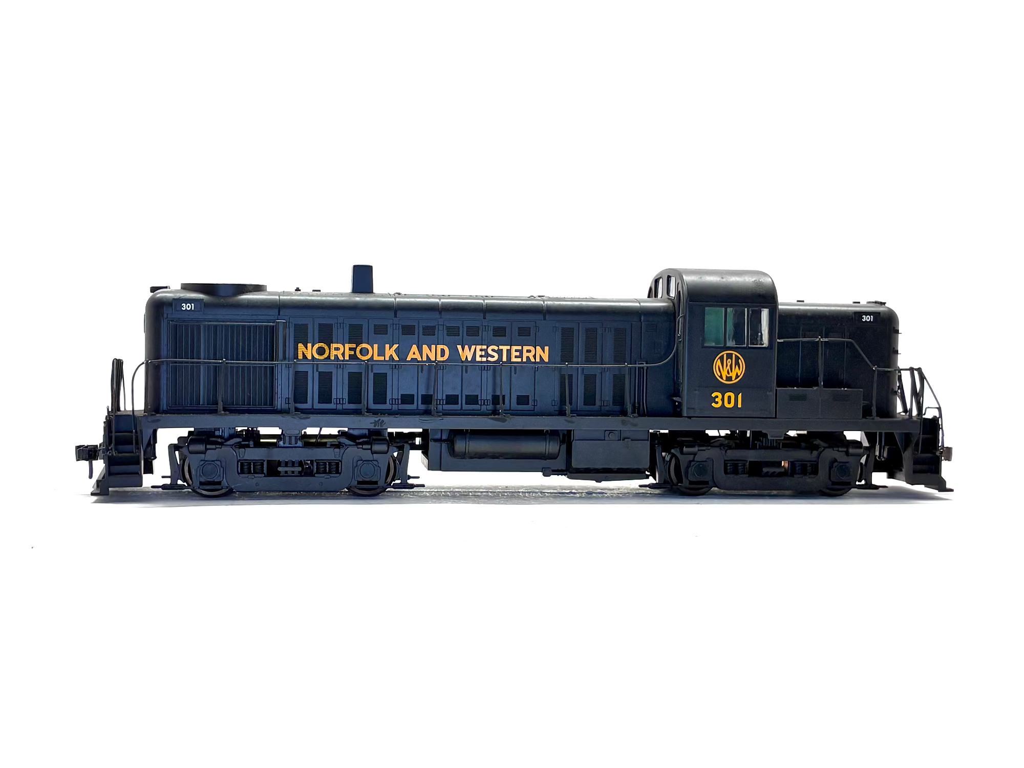 Weaver 3 Rail RS3 Diesel Locomotive Norfolk & Western