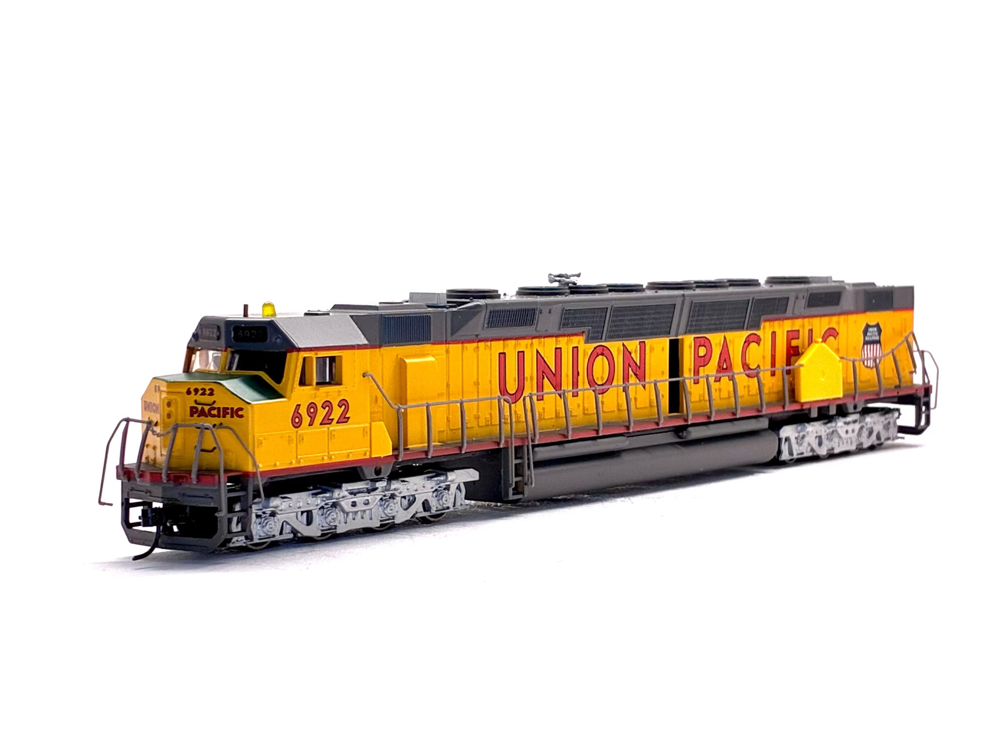 Spectrum HO 81303 EMD Diesel Union Pacific DD40AX 16 Wheel Drive '6922'