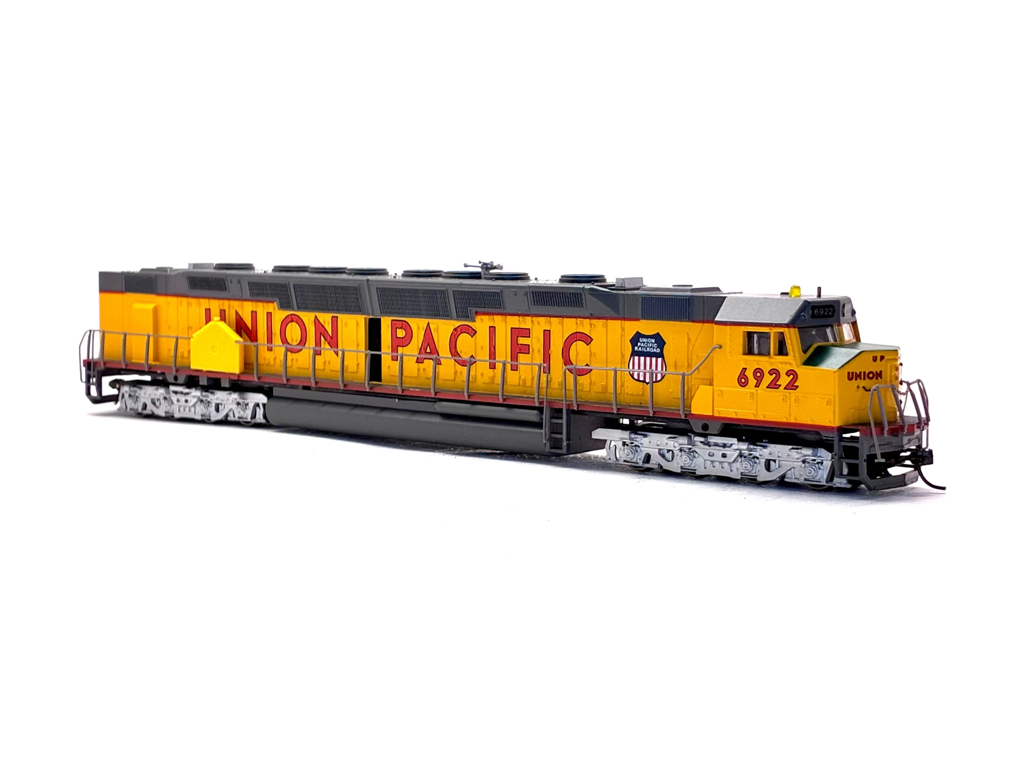 Spectrum HO 81303 EMD Diesel Union Pacific DD40AX 16 Wheel Drive '6922'