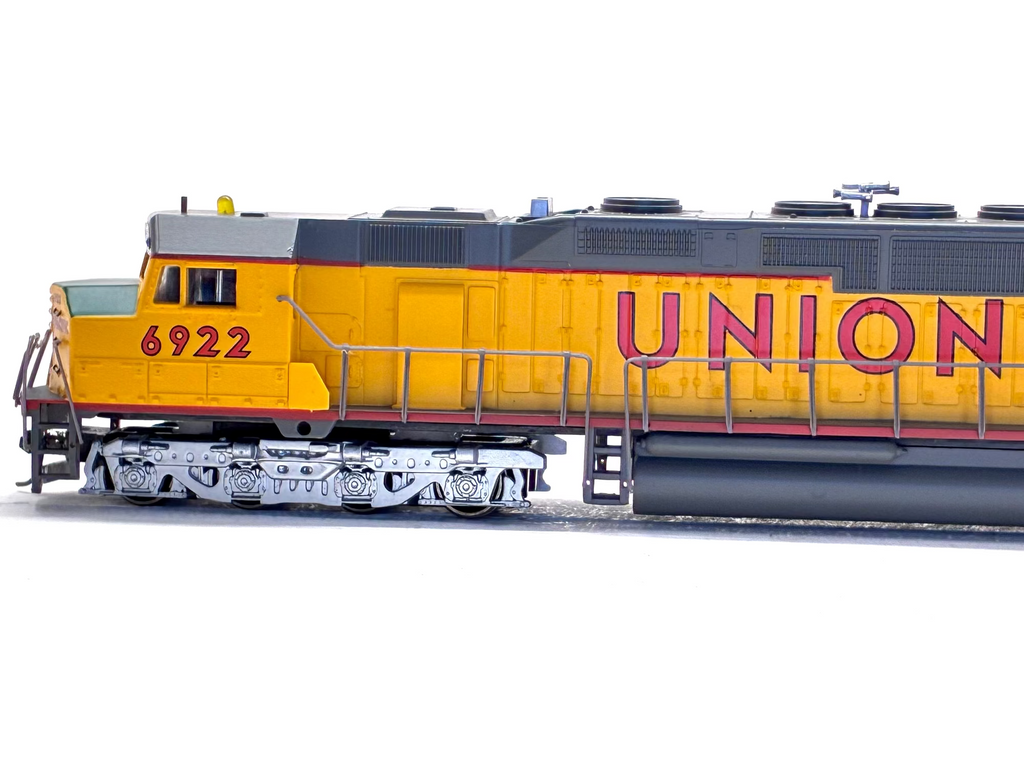 Spectrum HO 81303 EMD Diesel Union Pacific DD40AX 16 Wheel Drive '6922'