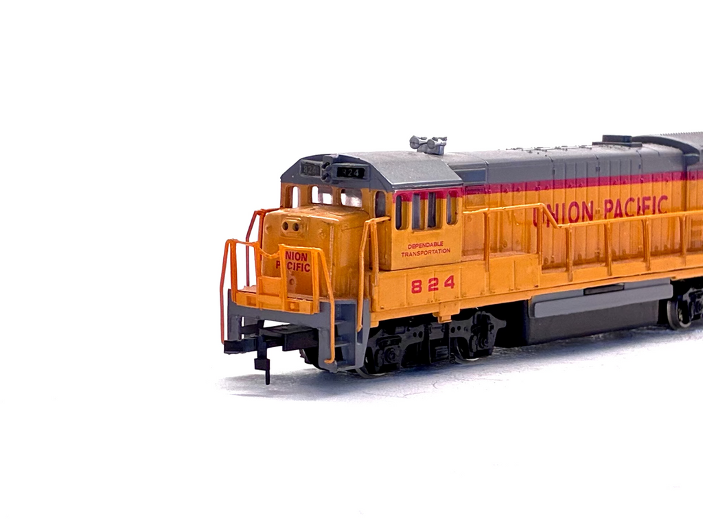 Bachmann HO Scale 41-670-01 SD 40-2 Diesel Union PACIFIC '3808'
