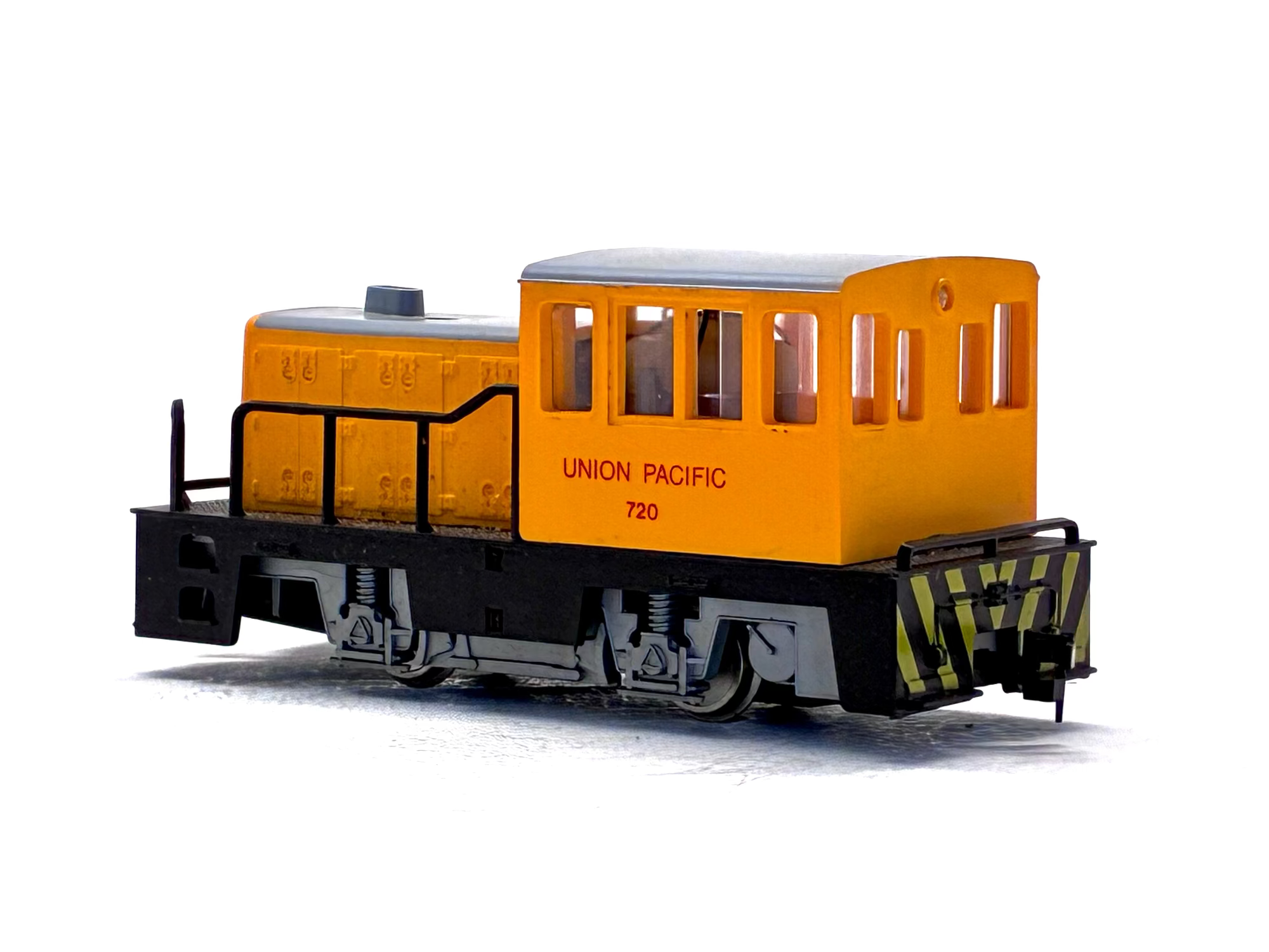 Bachmann HO Scale AA41068001BAC 35T Industrial Diesel 720 of the Union Pacific