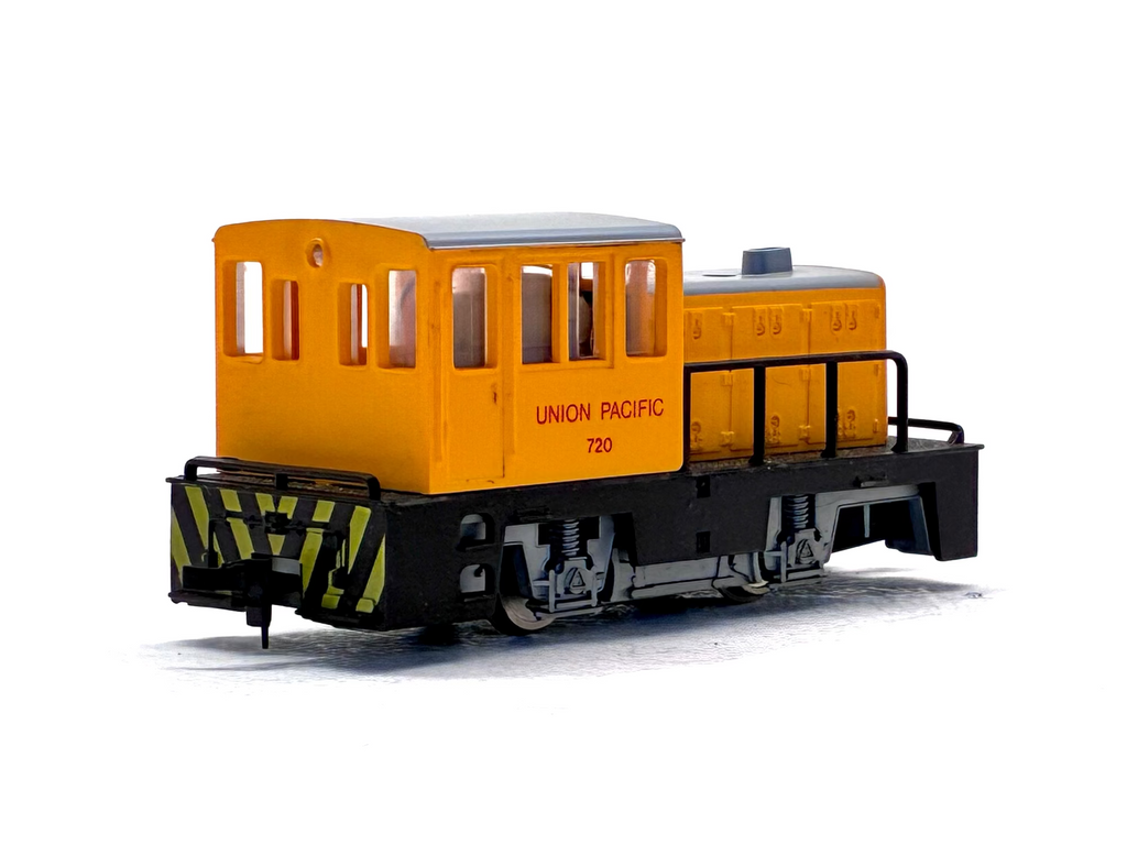 Bachmann HO Scale AA41068001BAC 35T Industrial Diesel 720 of the Union Pacific