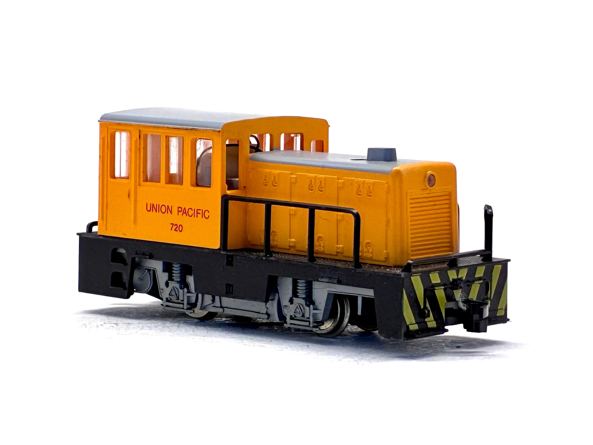Bachmann HO Scale AA41068001BAC 35T Industrial Diesel 720 of the Union Pacific