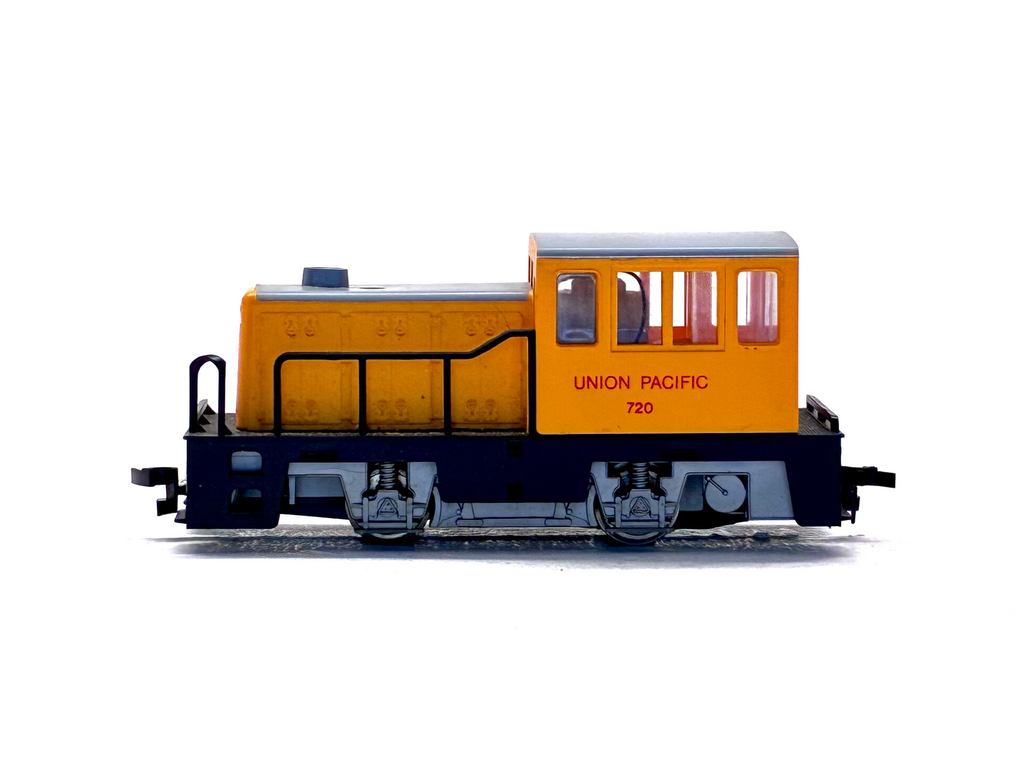 Bachmann HO Scale AA41068001BAC 35T Industrial Diesel 720 of the Union Pacific
