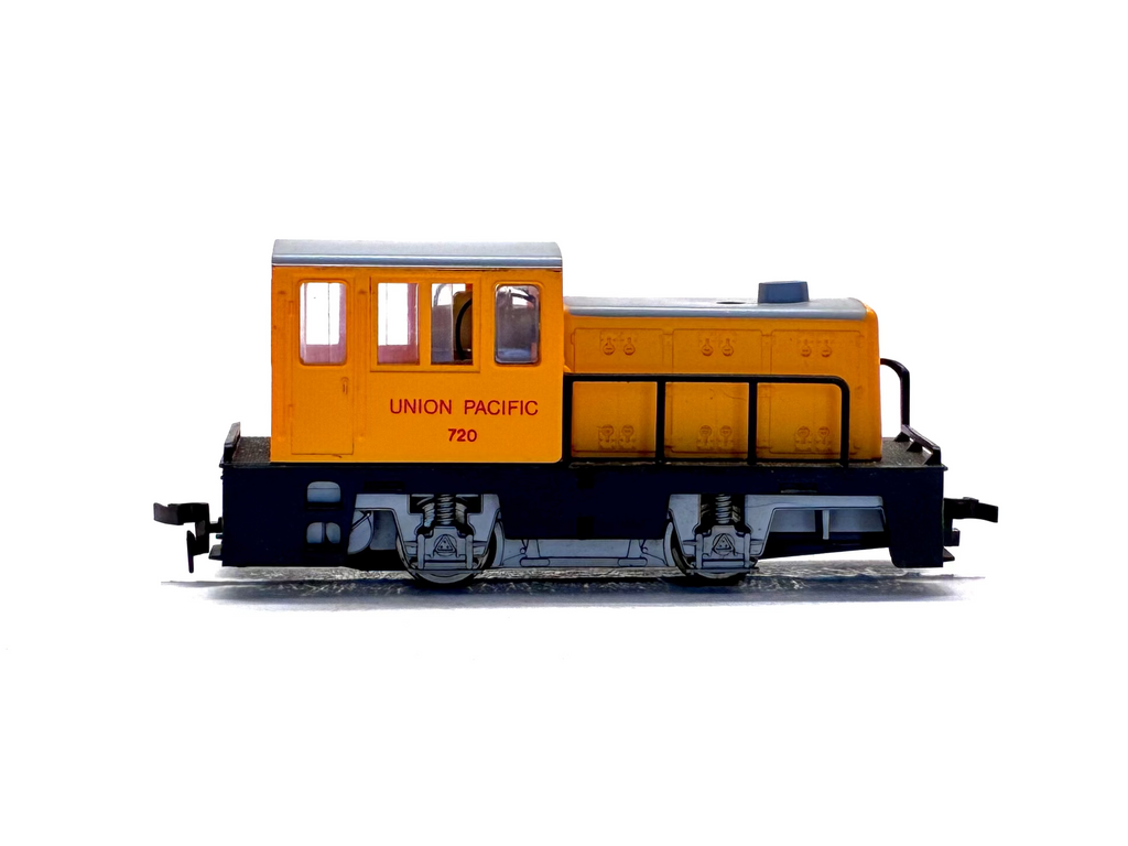 Bachmann HO Scale AA41068001BAC 35T Industrial Diesel 720 of the Union Pacific