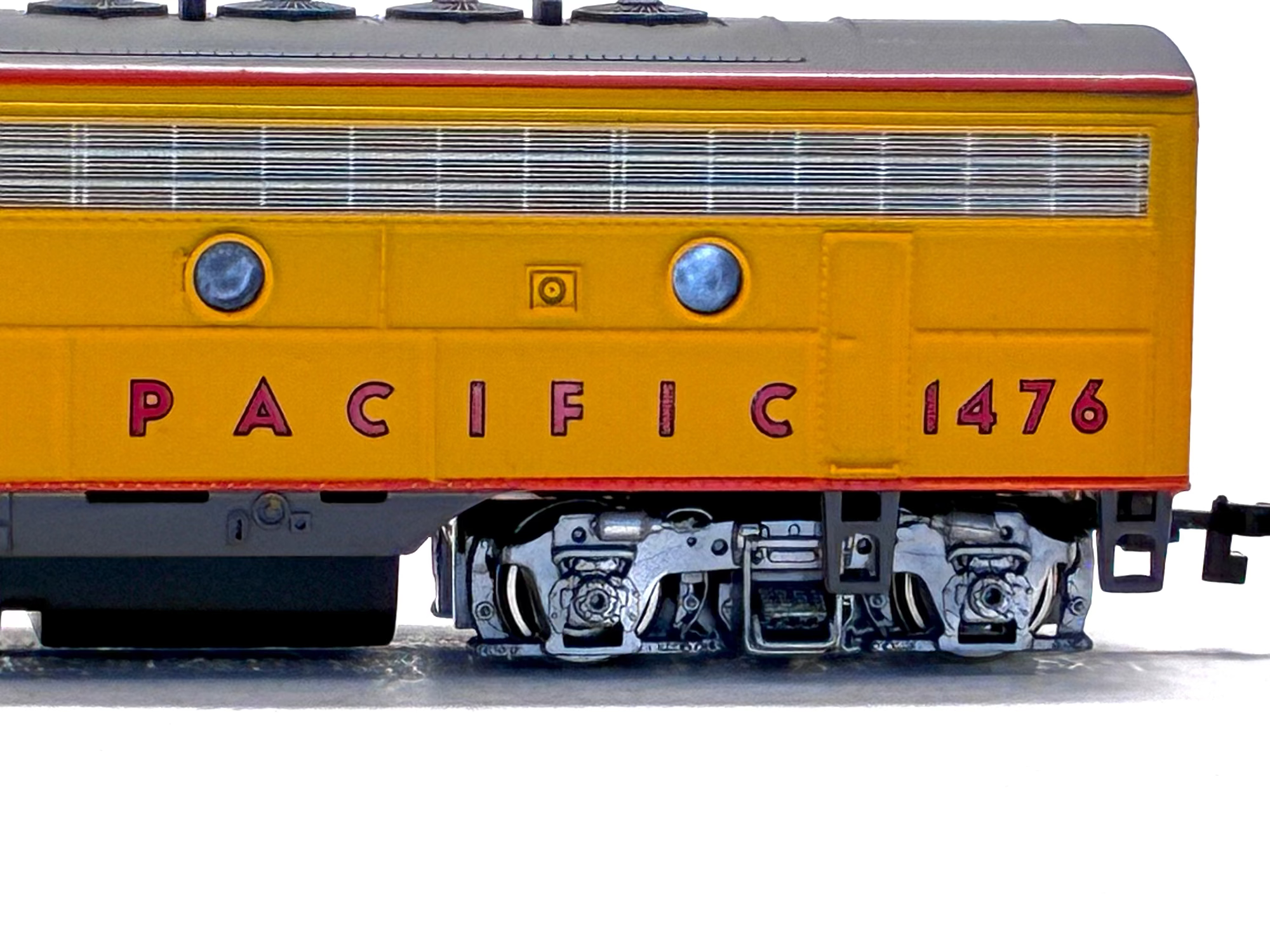 Bachmann Plus HO 31205 Powered Uni Union Pacific EMD F7B '1476'