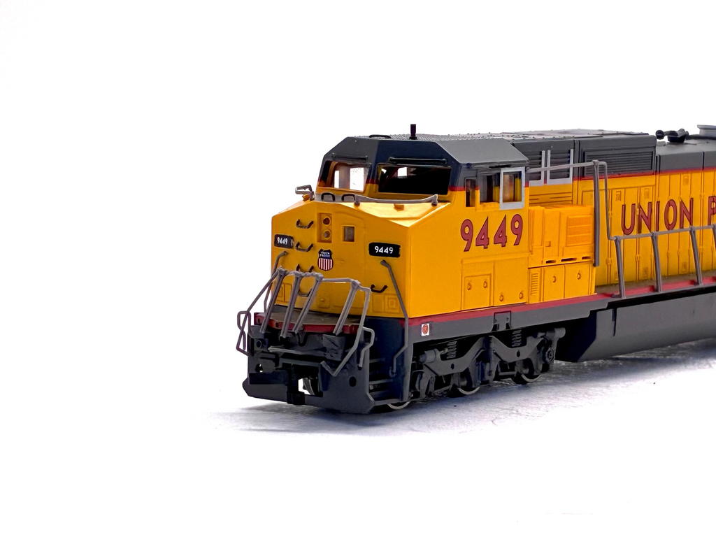 Spectrum HO 86014 Diesel Union Pacific GE DASH 8-40CW '9449'