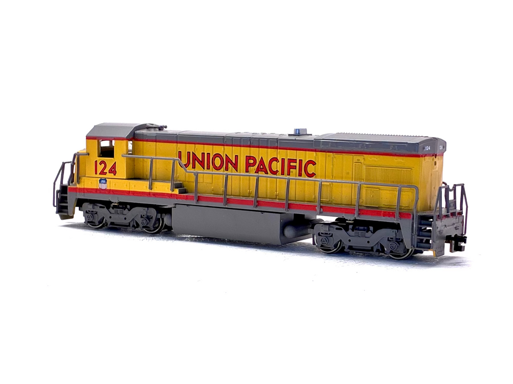 Bachmann Plus HO 31102 Diesel Union Pacific B23-7 '124'