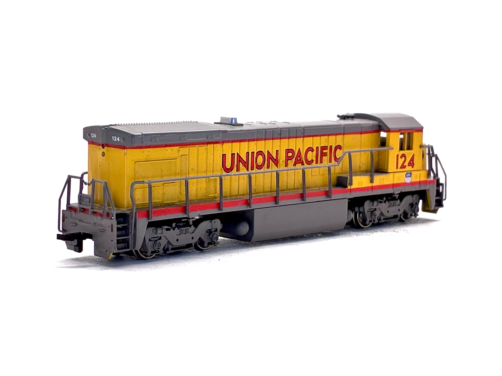 Bachmann Plus HO 31102 Diesel Union Pacific B23-7 '124'