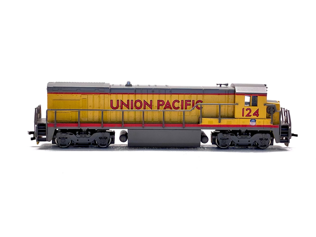 Bachmann Plus HO 31102 Diesel Union Pacific B23-7 '124'