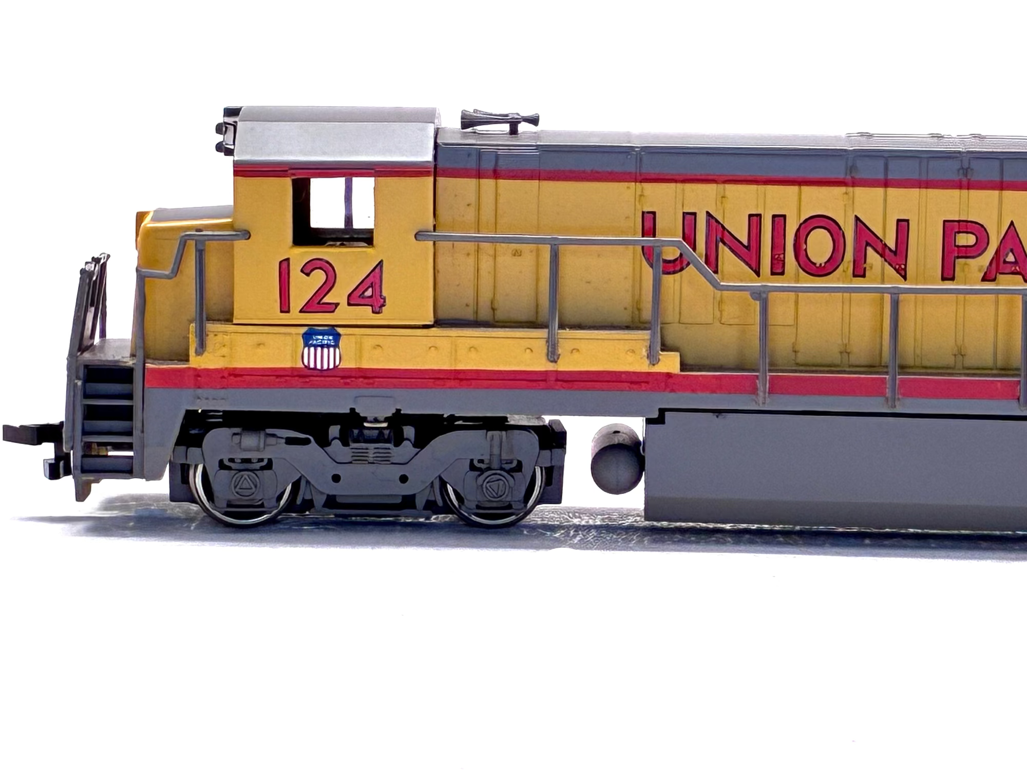 Bachmann Plus HO 31102 Diesel Union Pacific B23-7 '124'
