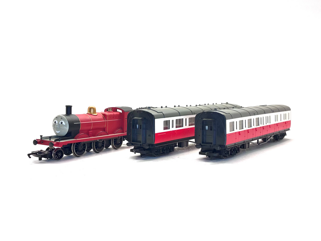 Hornby R9073 James Passenger '5'