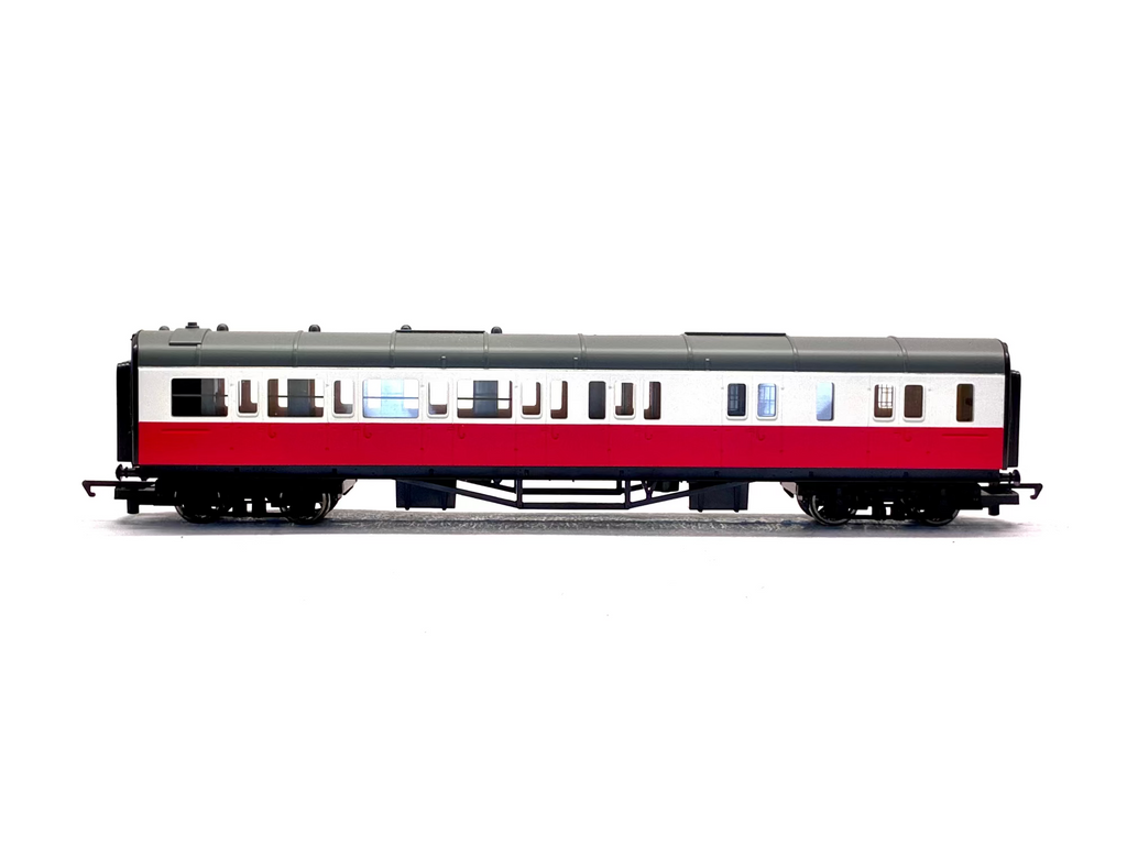 Hornby R9073 James Passenger '5'