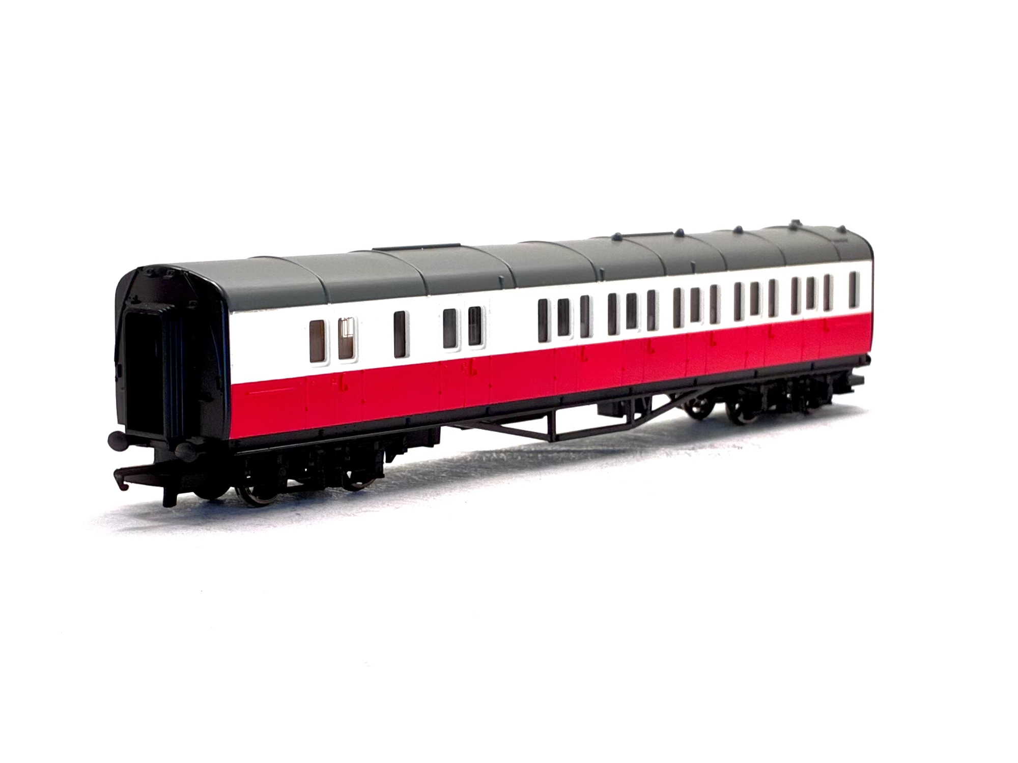 Hornby R9073 James Passenger '5'