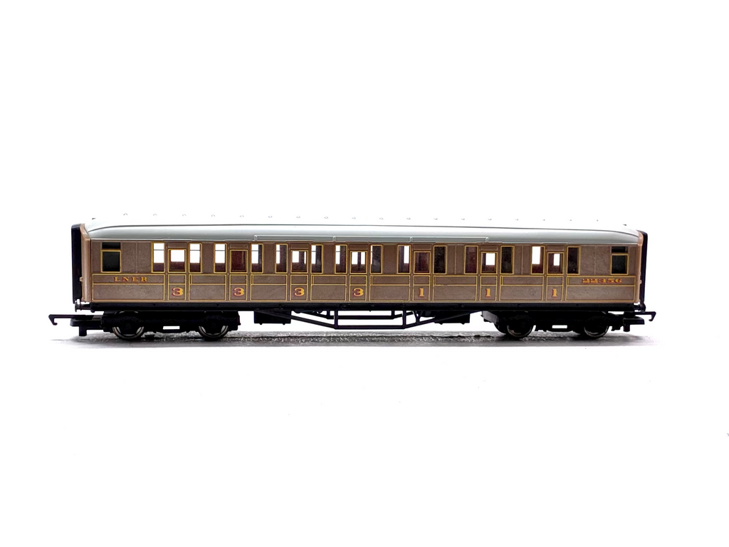 Hornby R1129-22357 LNER Gresley Teak Composite Coach 22357