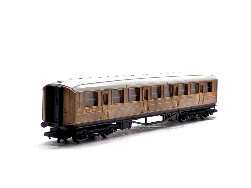Hornby R1167-22356 Gresley composite coach